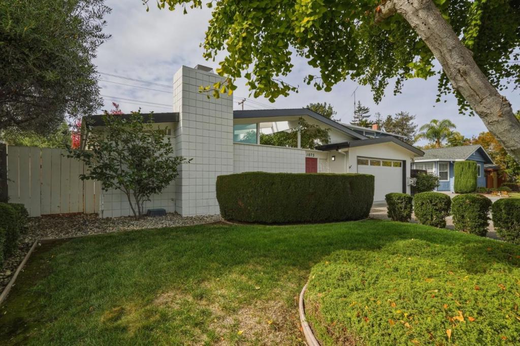 1075 Rembrandt Drive