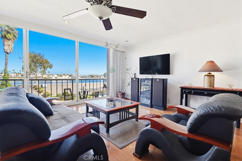 383 Bay Shore Ave