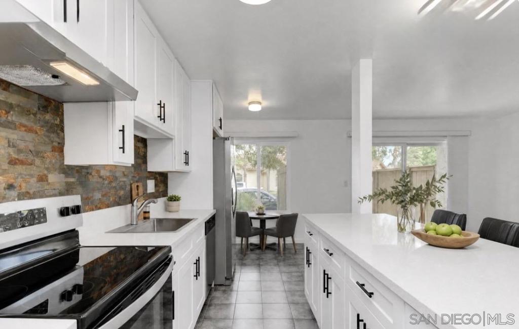 2388 Grand