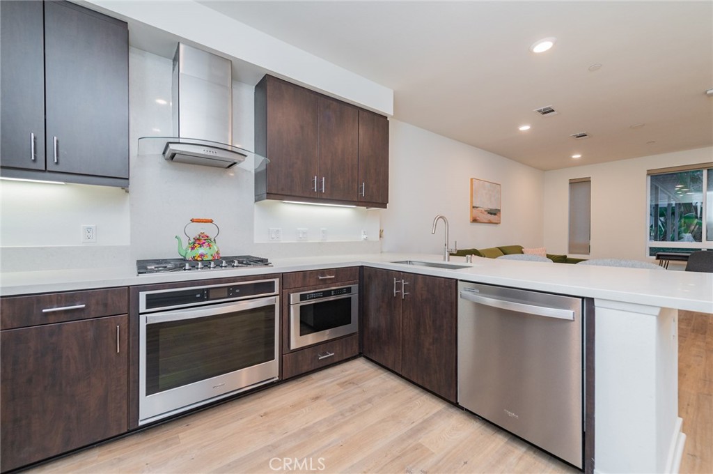 2240 Nolita