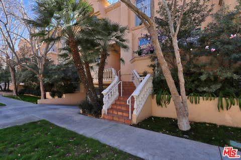 Photo of 11112 La Maida Street #14, North Hollywood, CA 91601 (MLS # 26843313)