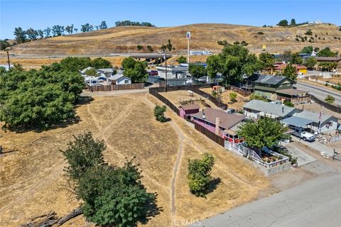 Photo of 965 L Street St, San Miguel, CA 93451 (MLS # SC25200639)