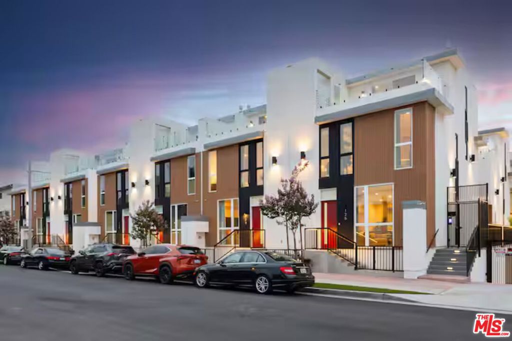 117 W Plymouth, Inglewood CA 90302