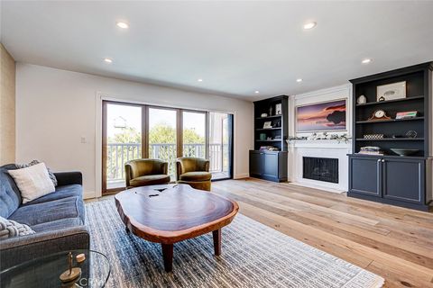 Photo of 1159 10th St, Manhattan Beach, CA 90266 (MLS # SB25233316)