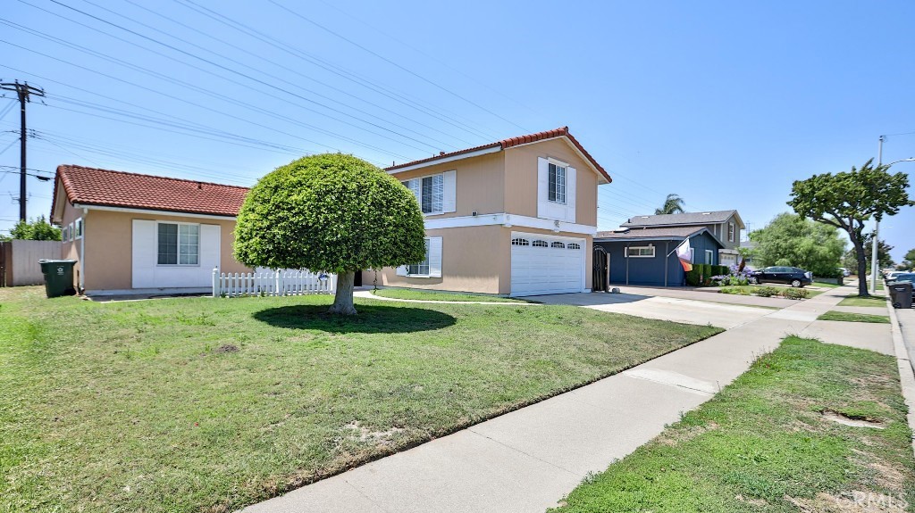17475 Santa Lucia Street