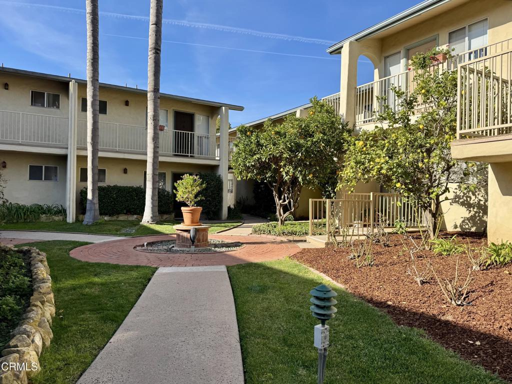 2109 De La Vina Street