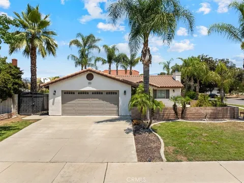 1271 E Pennsylvania Avenue, Redlands, CA 92374 - MLS#: PT25164709