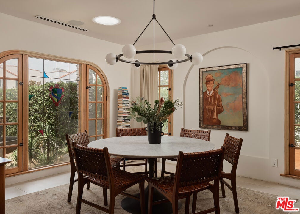 918 N La Jolla Avenue