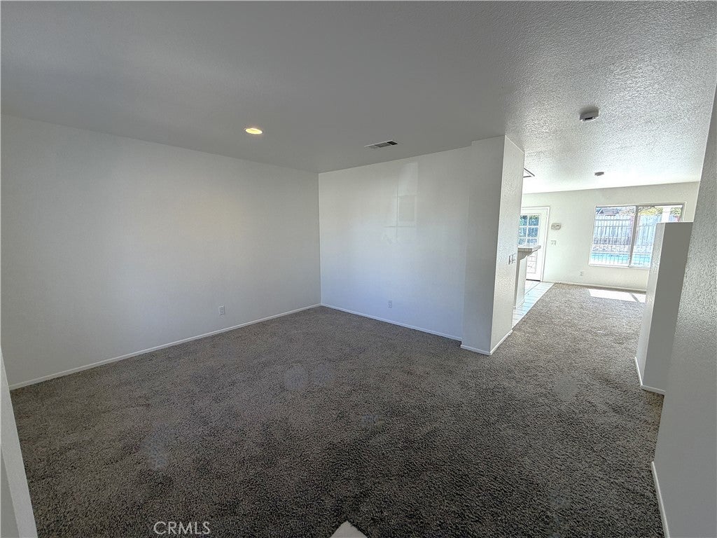 6152 W Avenue J5