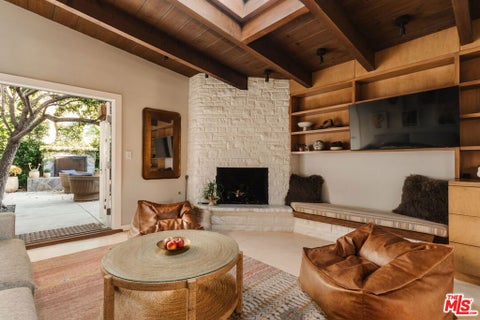 Tiny photo for 1424 Nathan Lane, Ventura, CA 93001 (MLS # 26900917)