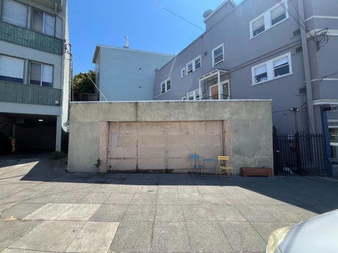 Photo of 506 Wesley Avenue, Oakland, CA 94606 (MLS # ML82058459)