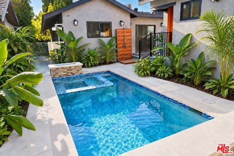 Photo of 1556 La Baig Ave, Los Angeles, CA 90028 (MLS # 26990559)