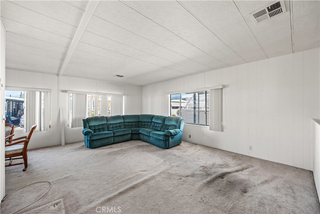 1245 W Cienega Avenue 60