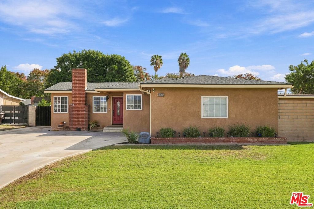 11202 Loara Street