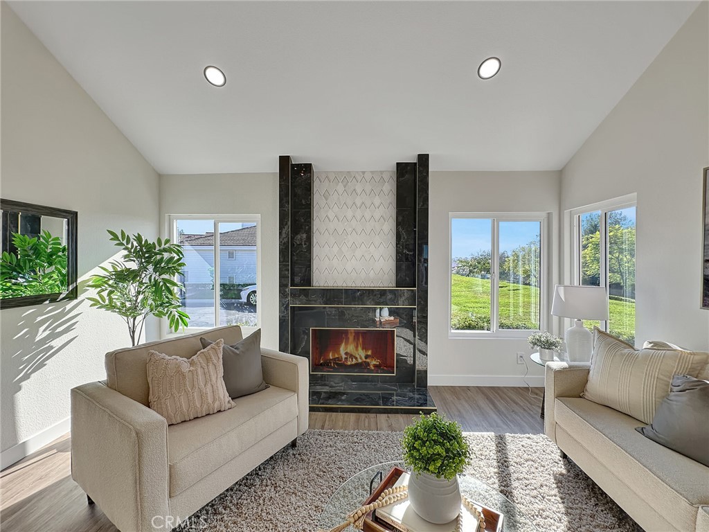 Casta Del Sol - Carmel (CR) - Residential