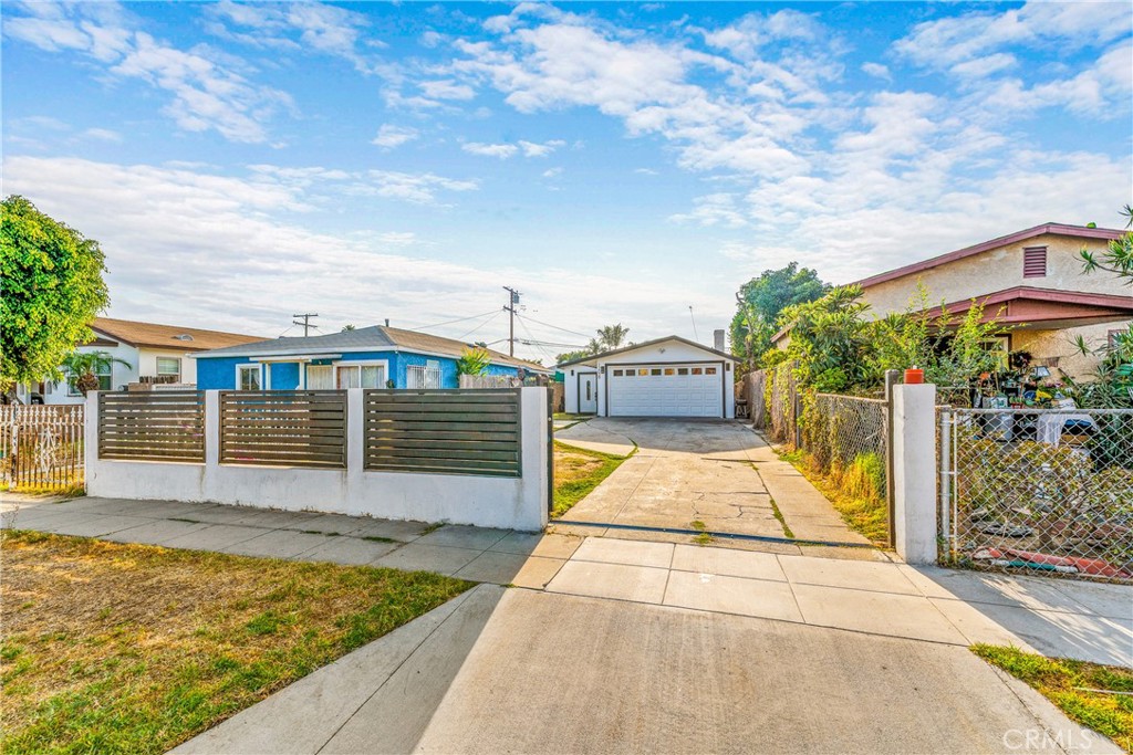 Welcome to the city of Lynwood – A Modern Touch in a Classic Neighborhood! This charming 3-bedroom, 1-bathroom home offers an inviting layout and thoughtful upgrades perfect for comfortable everyday living. Step into a bright and open living room featuring sleek recessed lighting, fresh paint, stylish laminate flooring throughout and a cozy stone fireplace—perfect for relaxing evenings or entertaining guests. The upgraded kitchen showcases crisp white cabinetry, modern quartz countertops, and a clean tile backsplash—ideal for home cooks and entertainers alike.
Each bedroom is generously sized, with ample closet space and ceiling fans for added comfort. The updated bathroom features a contemporary vanity, updated fixtures, and a clean, neutral design.
Featuring A brand-new electrical panel providing peace of mind, new mini-split system for efficient year-round climate control, and new privacy fence offering enhanced security and curb appeal
The long driveway accommodates multiple vehicles and leads to a spacious front yard and 2-car garage. Located near schools, shopping, and the 105 freeway, this move-in-ready gem is perfect for first-time buyers, investors, or anyone seeking a quality home with modern touches. Walking distance to Mark Twain Elementary and a short drive to Lynwood High, with easy freeway access for commuters.
Don’t miss your chance to own a stylish home in the heart of Lynwood!