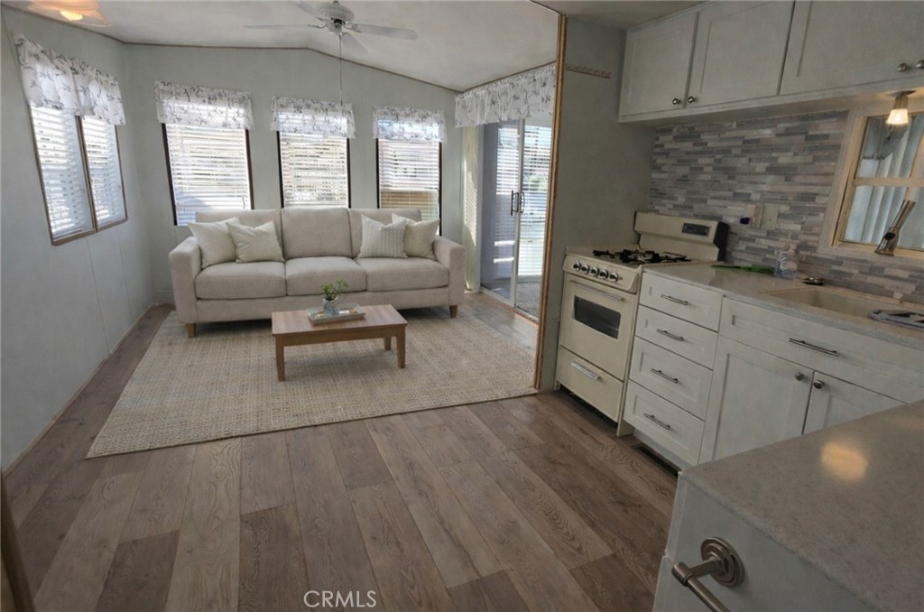 1295 S Cawston 42
