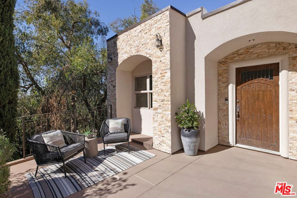 Photo of 1503 Nolden Street, Los Angeles, CA 90042 (MLS # 26648109)