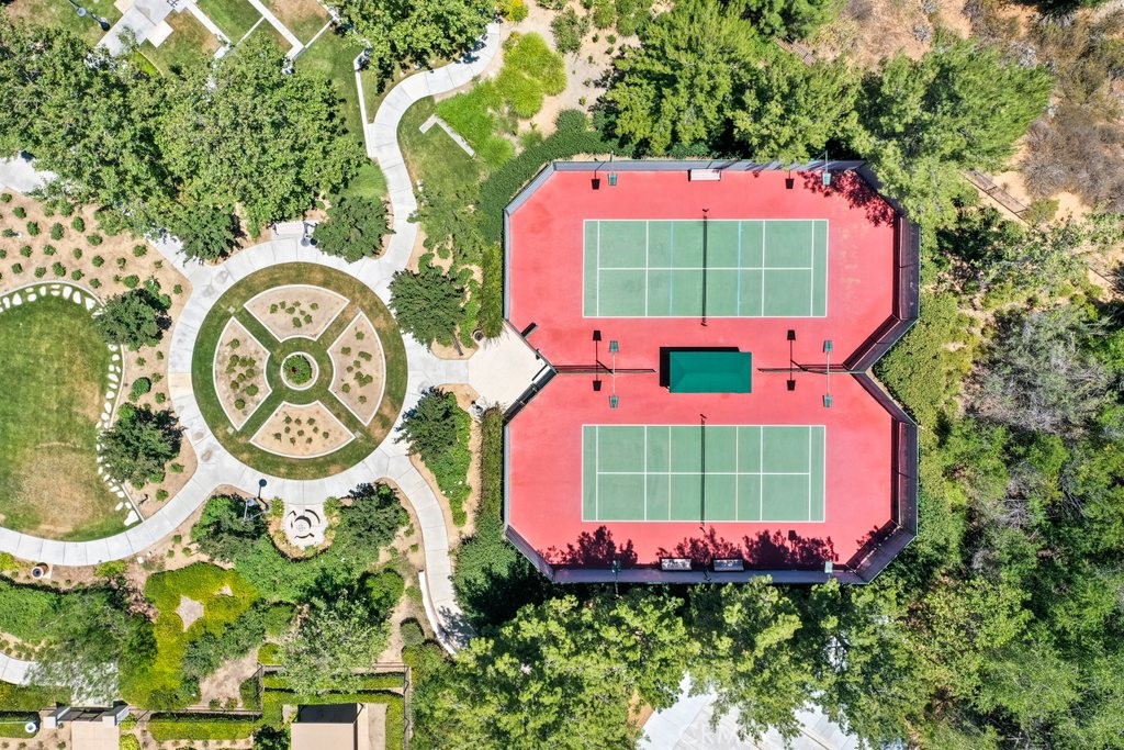 Four Seasons - Residential