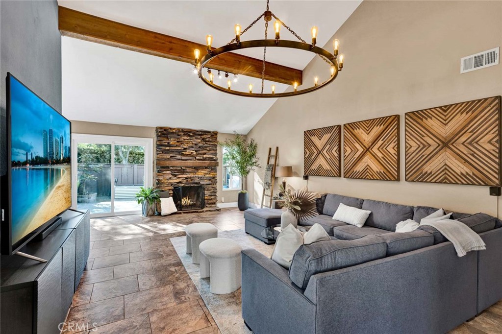 1607 N Dressage Street