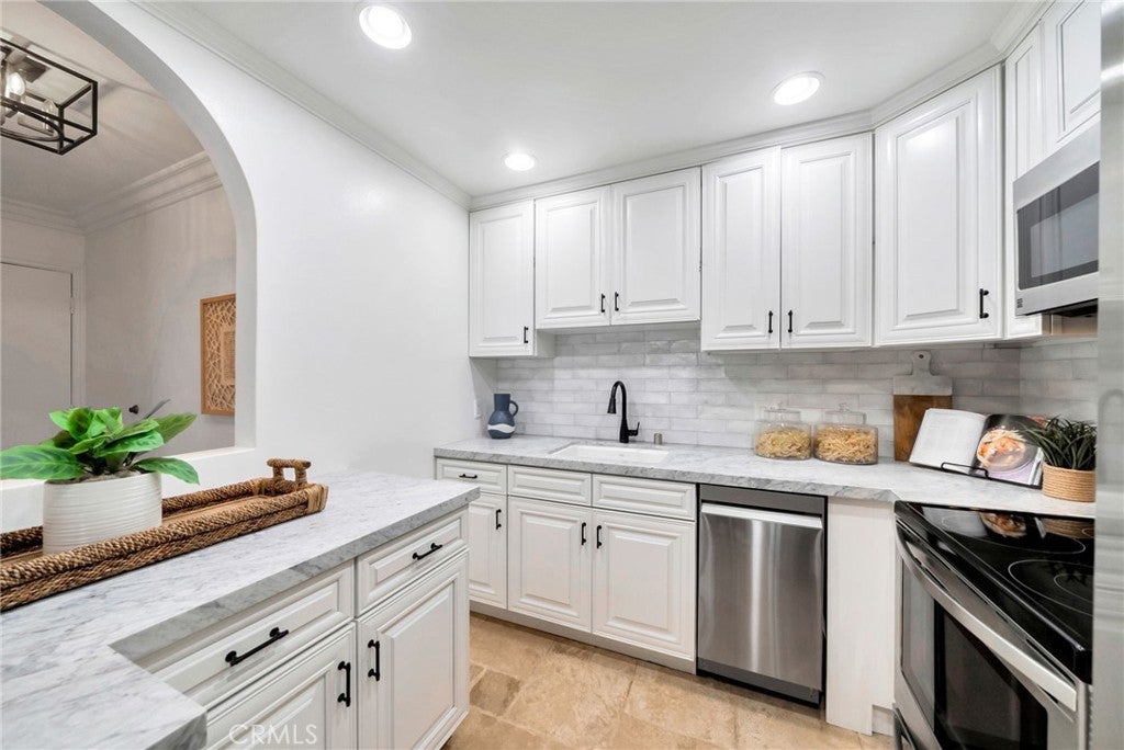 300 Cagney Lane 101, Newport Beach CA 92663 - Photo 10