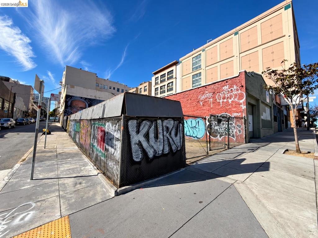 841 Polk St