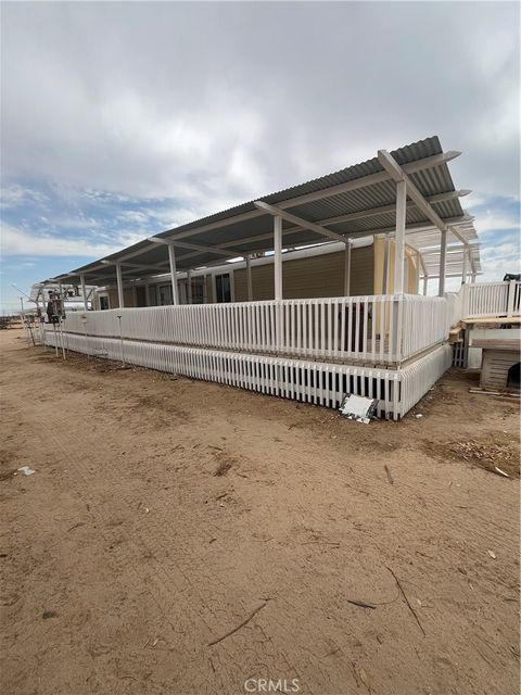 Photo of 40694 Mountain View Road, Newberry Springs, CA 92365 (MLS # SW25050458) Photo of 40694 Mountain View Road, Newberry Springs, CA 92365 (MLS # SW25050458)