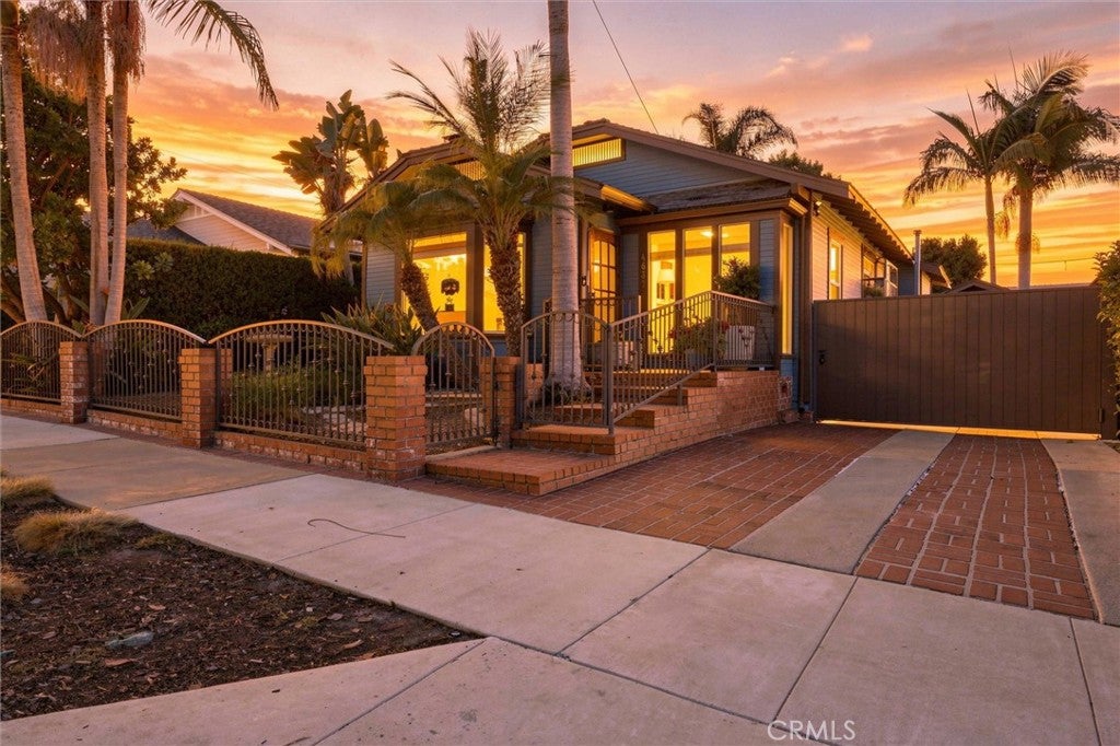 4637 E Colorado Street