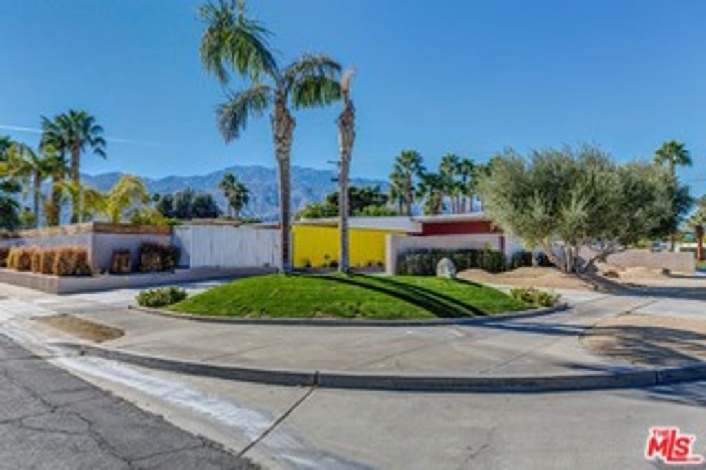 Photo of 1521 E Via Roberto Miguel, Palm Springs, CA 92262 (MLS # 19439140)