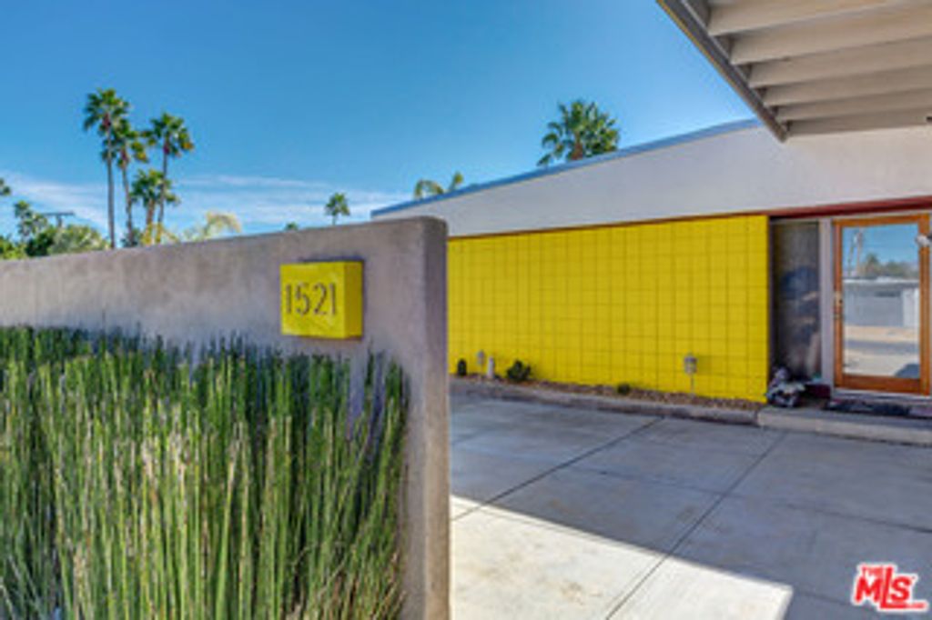 Photo of 1521 E Via Roberto Miguel, Palm Springs, CA 92262 (MLS # 19439140)