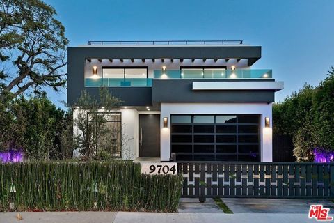 Photo of 9704 Cashio Street, Los Angeles, CA 90035 (MLS # 26830795)