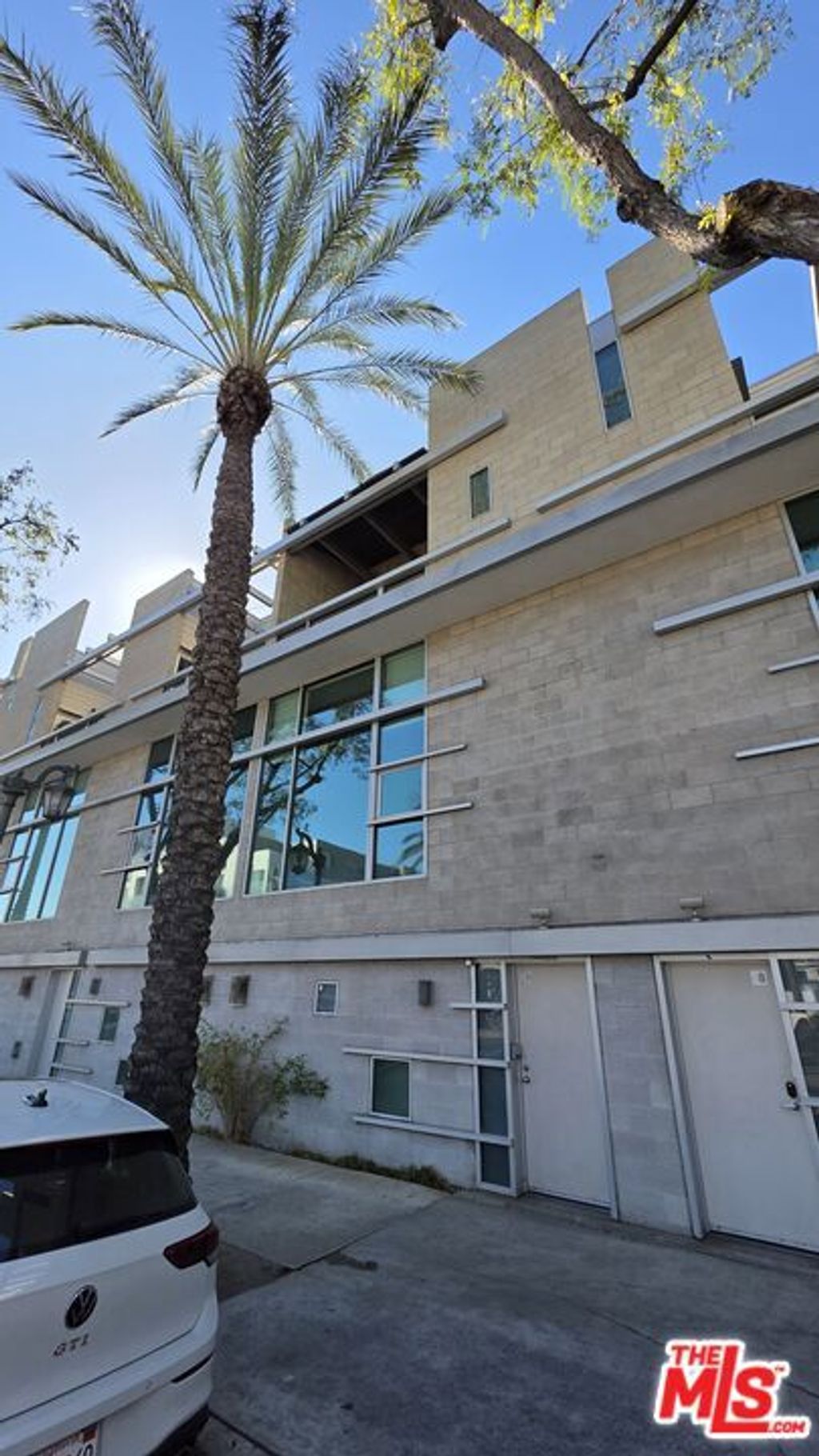 Photo of 717 N Highland Avenue #9, Los Angeles, CA 90038 (MLS # 26643315)