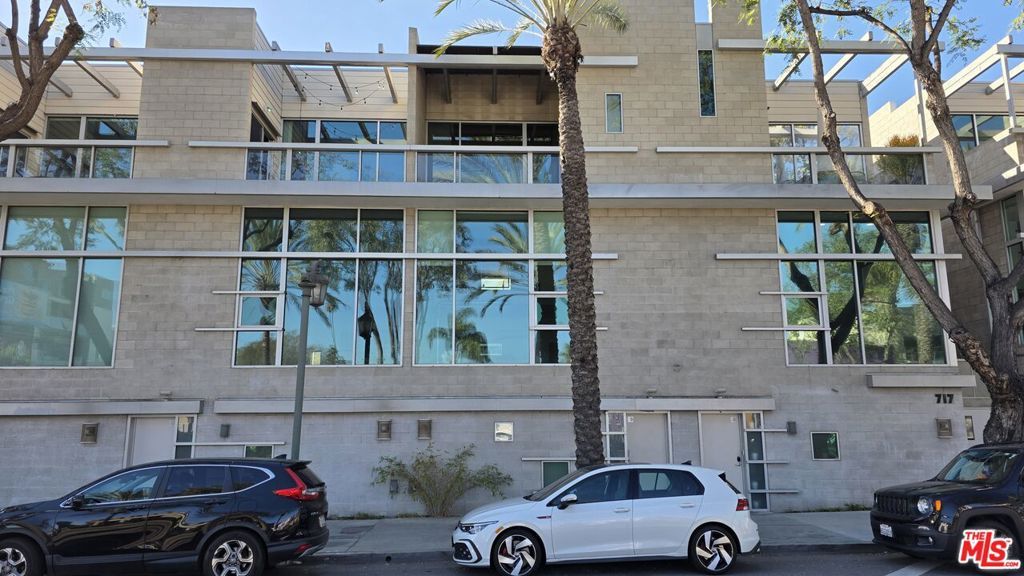 Photo of 717 N Highland Avenue #9, Los Angeles, CA 90038 (MLS # 26643315)