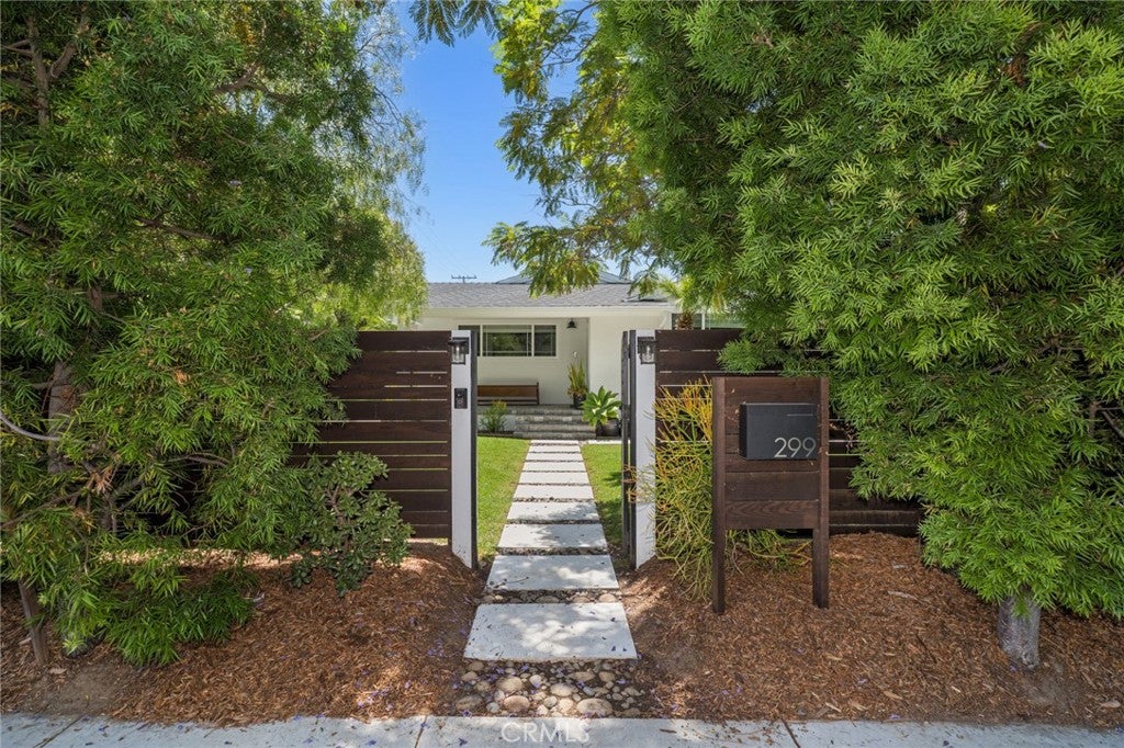 299 Mesa Drive, Costa Mesa CA 92627 - Photo 35