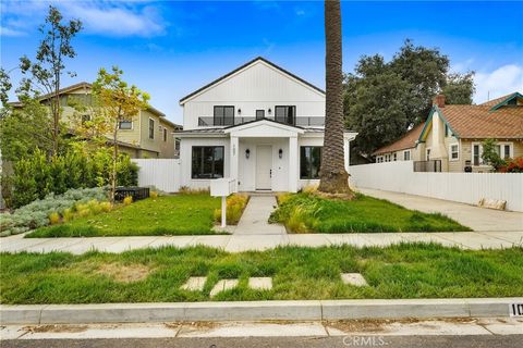 Photo of 109 N Parkwood Avenue #B, Pasadena, CA 91107 (MLS # AR26006301)