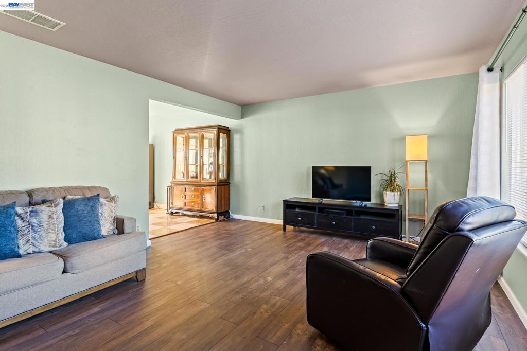 2456 Oliver Dr