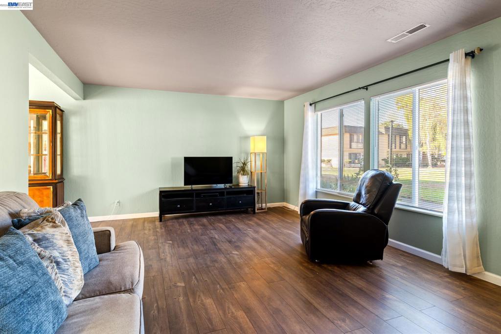 2456 Oliver Dr