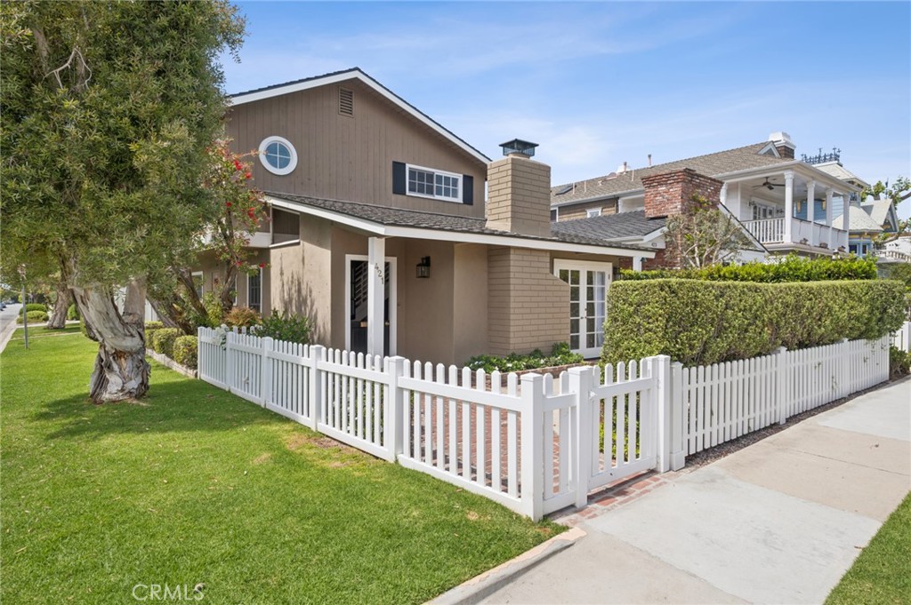 421 Fernleaf Avenue