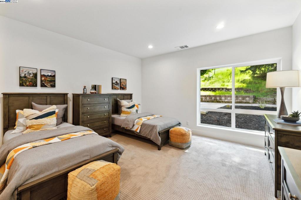 SADDLEBACK - Residential