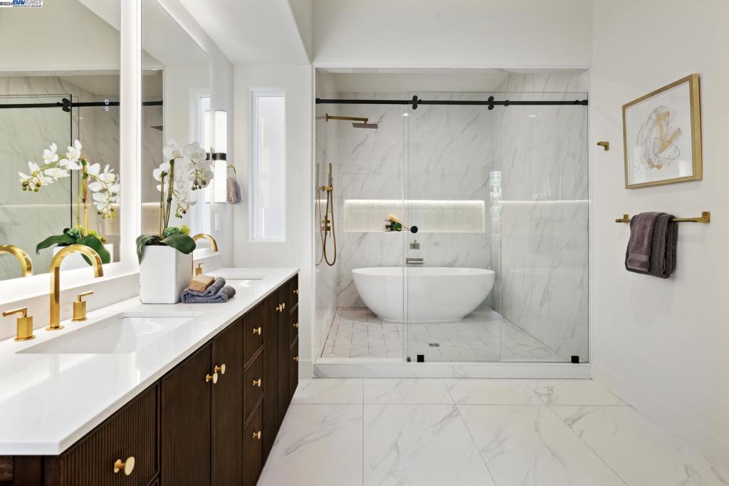 SADDLEBACK - Residential