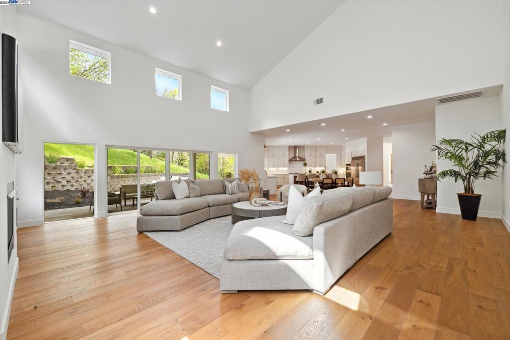 SADDLEBACK - Residential