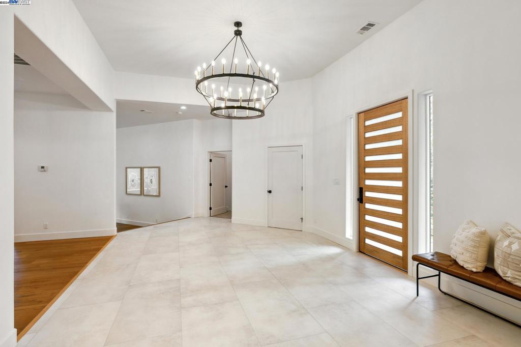 SADDLEBACK - Residential