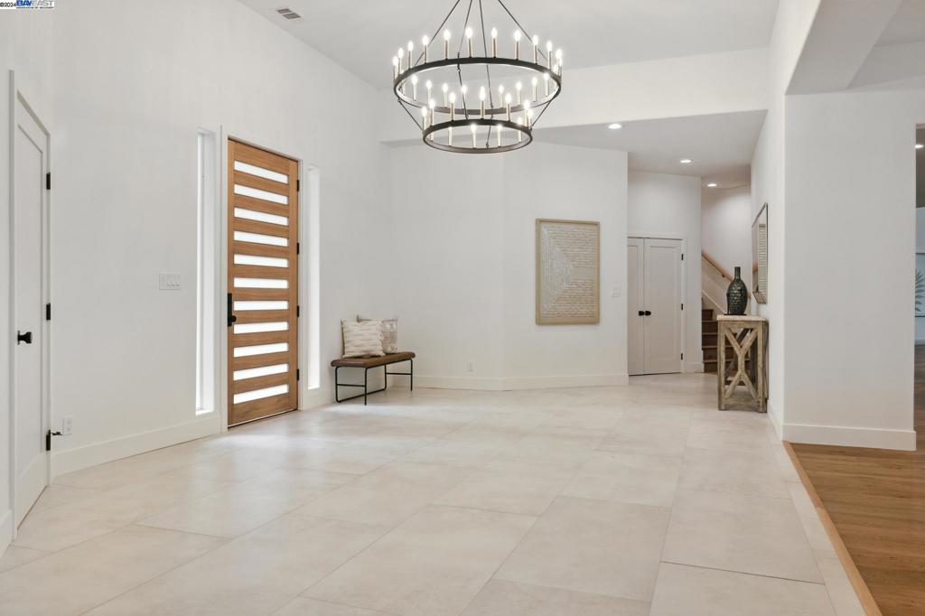 SADDLEBACK - Residential