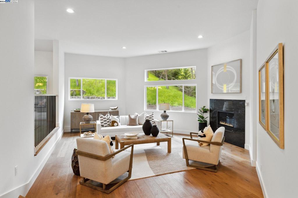 SADDLEBACK - Residential