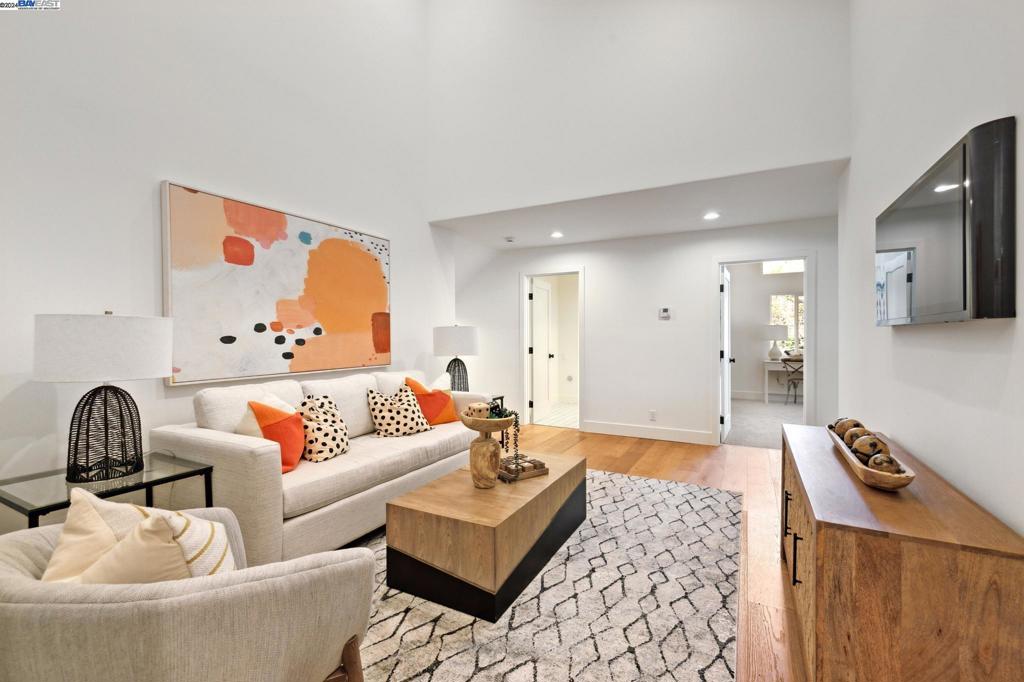 SADDLEBACK - Residential