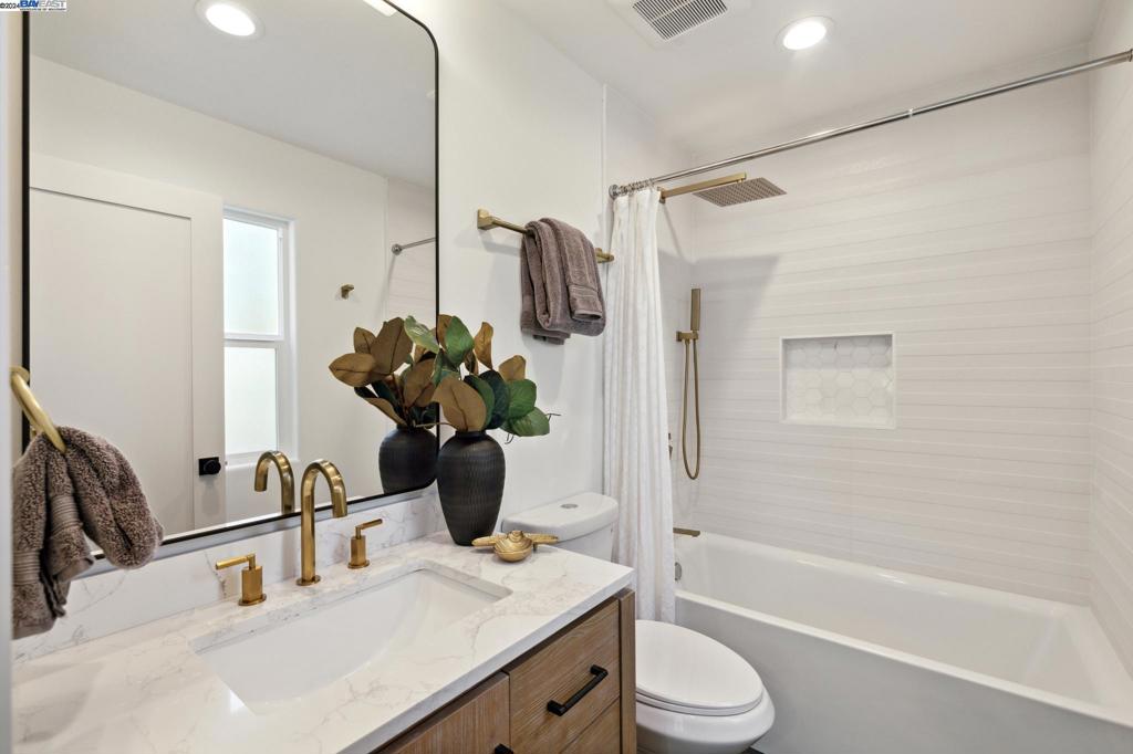 SADDLEBACK - Residential