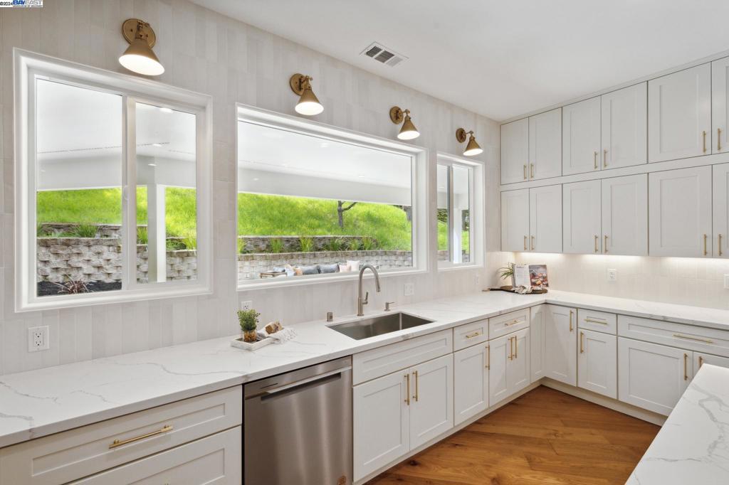 SADDLEBACK - Residential