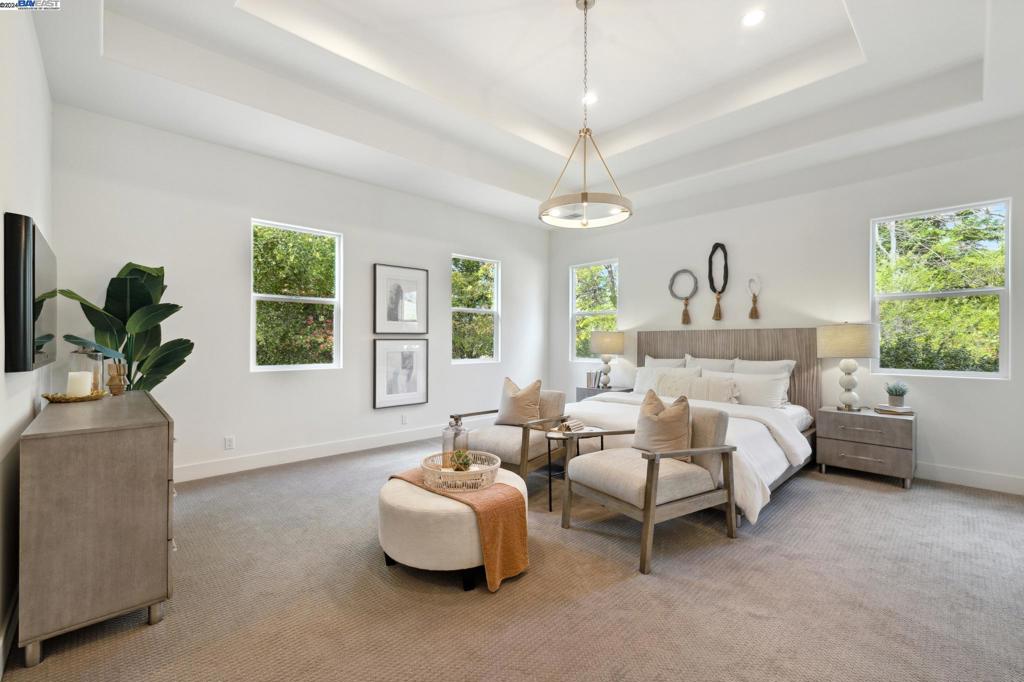 SADDLEBACK - Residential