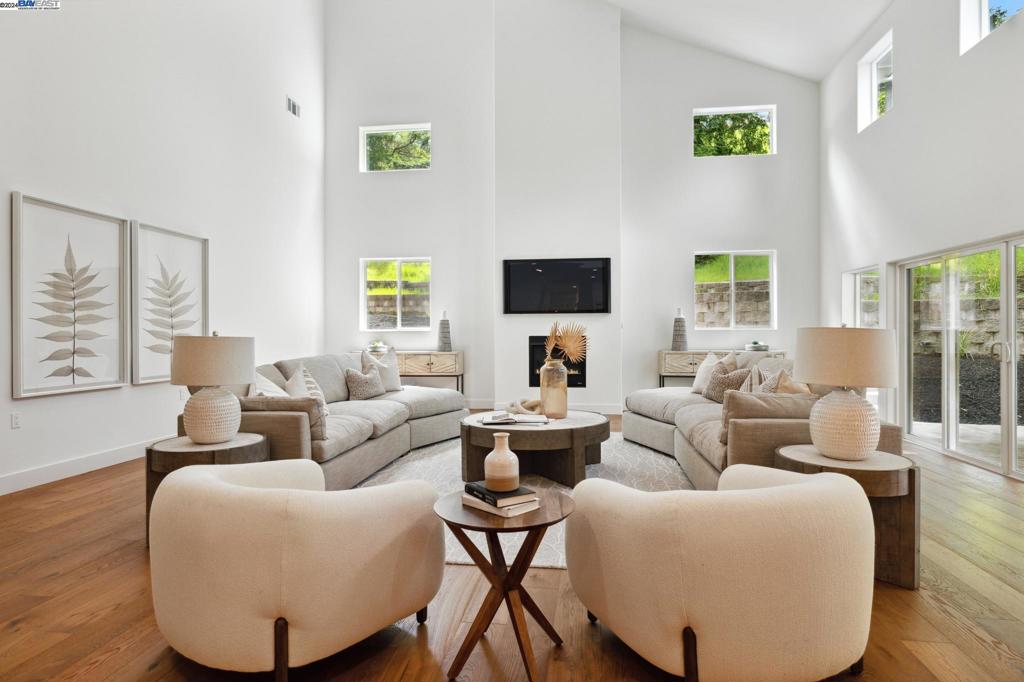 SADDLEBACK - Residential