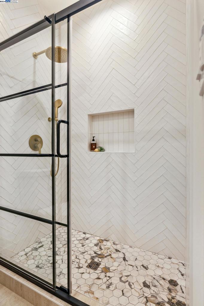 SADDLEBACK - Residential